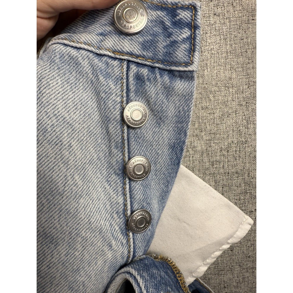 Women 2020 Aeropostale 90's High Rise Cut Off Light Jean Shorts Distressed Sz 8 - Picture 2 of 5